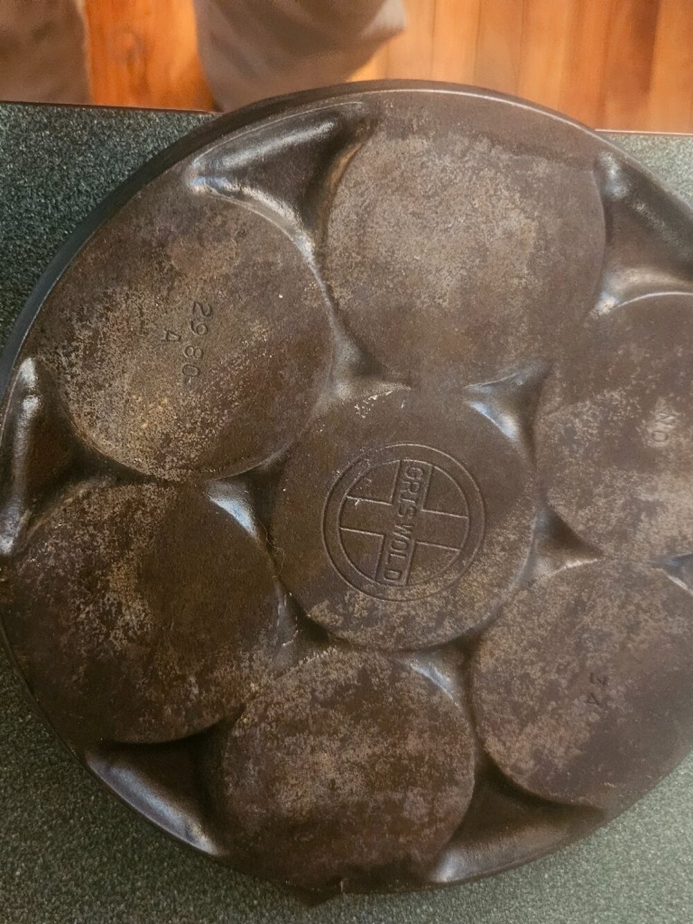 Cast iron Griswold 2980 #34 Plett Griswold classic Swedish pancake pan.